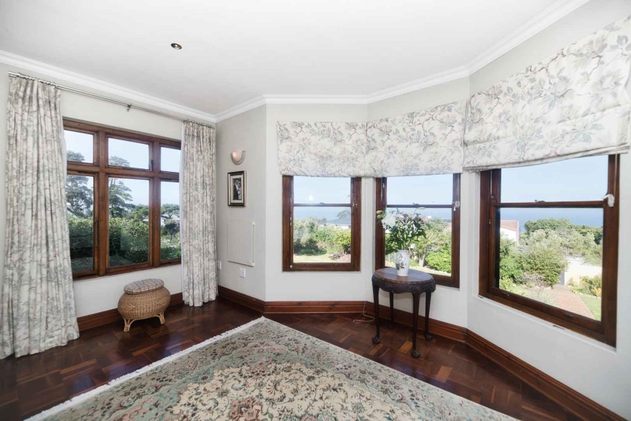7 Bedroom Property for Sale in Voelklip Western Cape